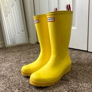 Yellow hunter boots women’s 8